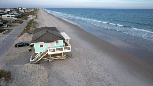 Experience Oceanfront Living: Beach House Rentals in Surf City, NC
