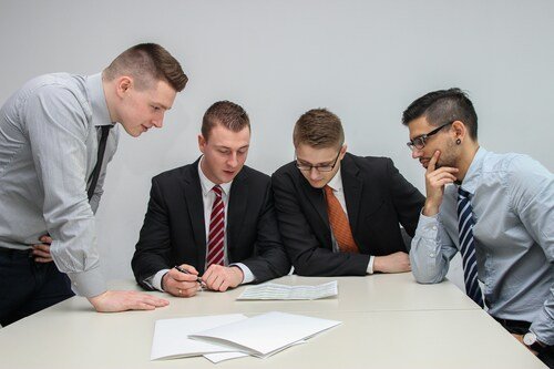 What separates an outsourced IT support company from a vendor that just answers tickets